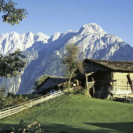 Haus Larcher Lägenhet *